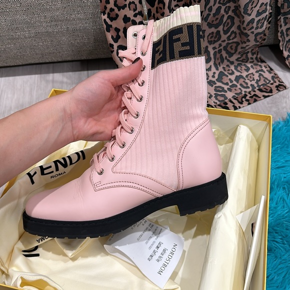FENDI ROCKOKO LOGO COMBAT BOOT very good condition!! - Picture 7 of 16